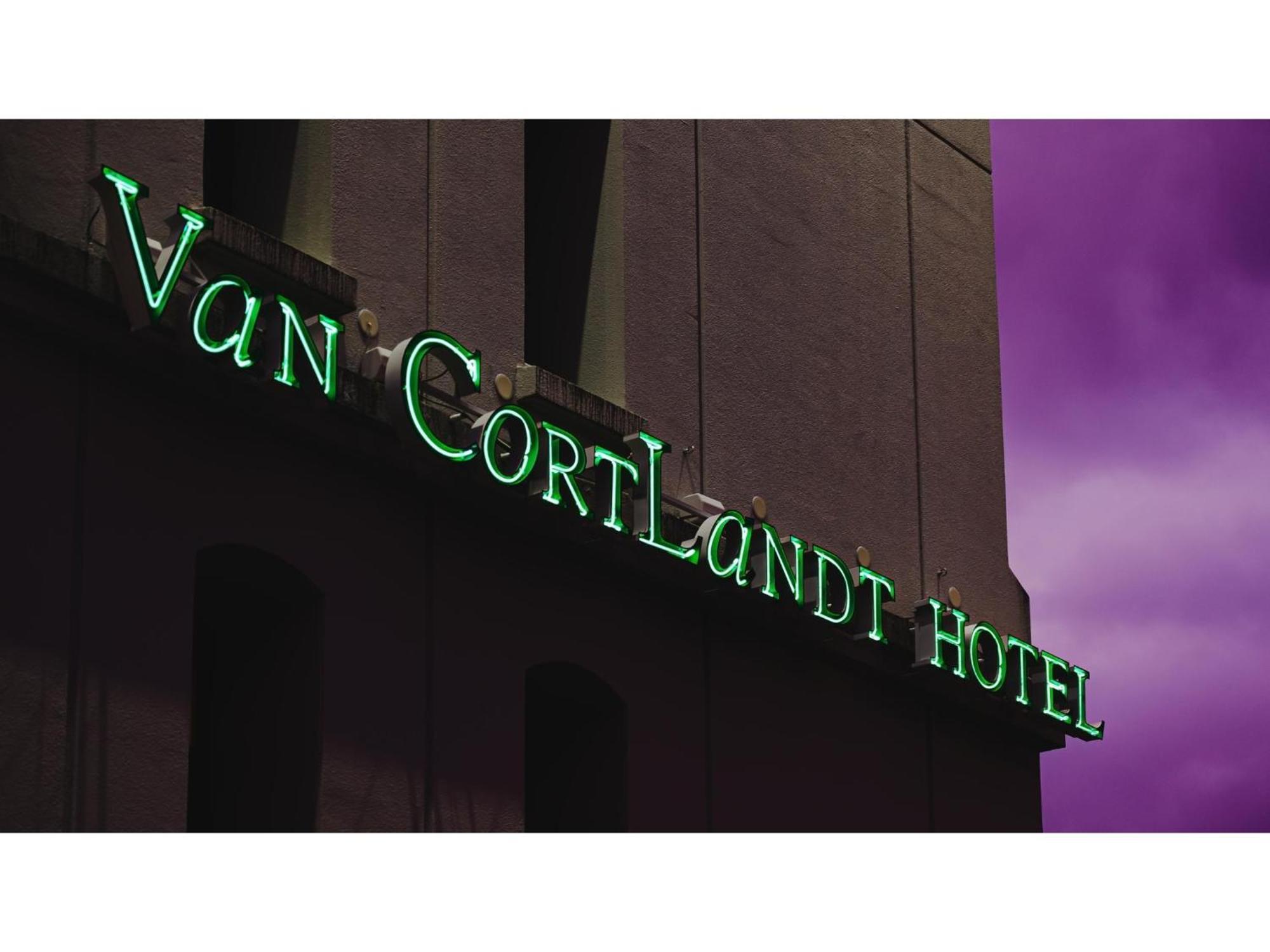 Van Cortlandt Hotel Aira Bagian luar foto